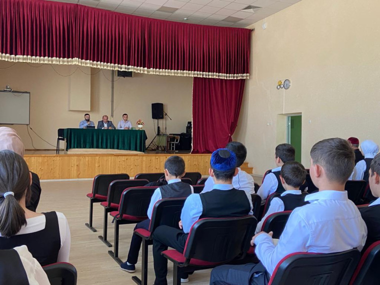 С учащимися школы №14 сельского поселения Нижние Ачалуки провели беседу по профилактике терроризма и экстремизма. С учащимися школы №14 сельского поселения Нижние Ачалуки провели беседу по профилактике терроризма и экстремизма.